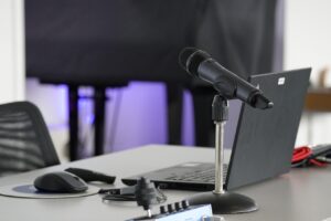介護転職でリモート介護補助の仕事はどのように探すべき？