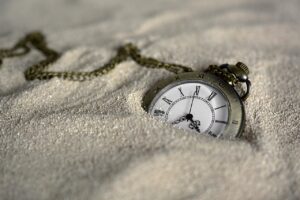 介護の仕事で通勤時間が長すぎる場合の転職判断は？