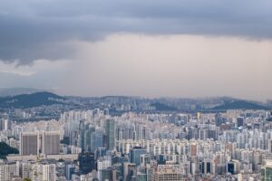 介護業界の地方から都心への転職で年収差はどのくらいあるの？